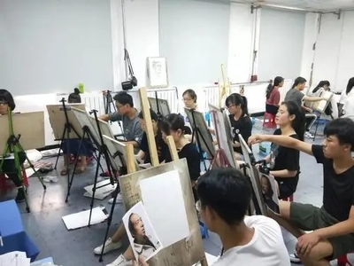 美術(shù)生在集訓(xùn)期間調(diào)整心態(tài)?北京畫室這四個(gè)技巧幫你擺脫煩惱!
