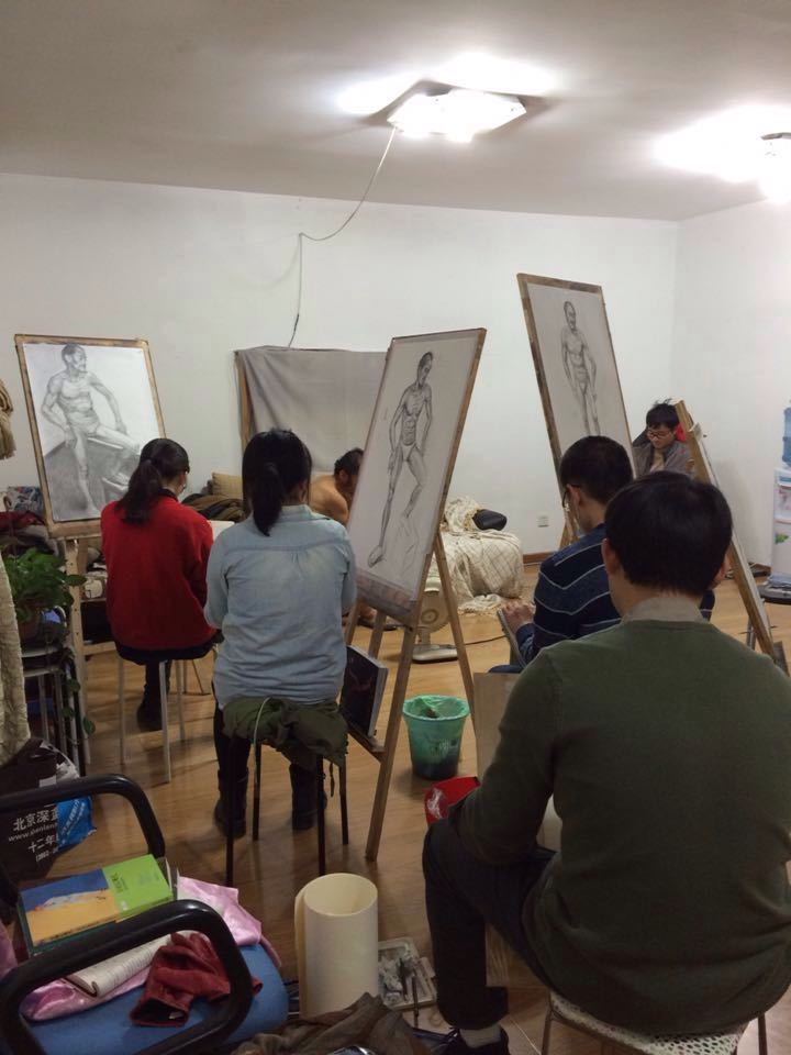 想在北京開(kāi)一間自助畫(huà)室,需要準(zhǔn)備些什么呢?希望朋友們提供一些經(jīng)驗(yàn)謝謝!? - 藝術(shù) - 
